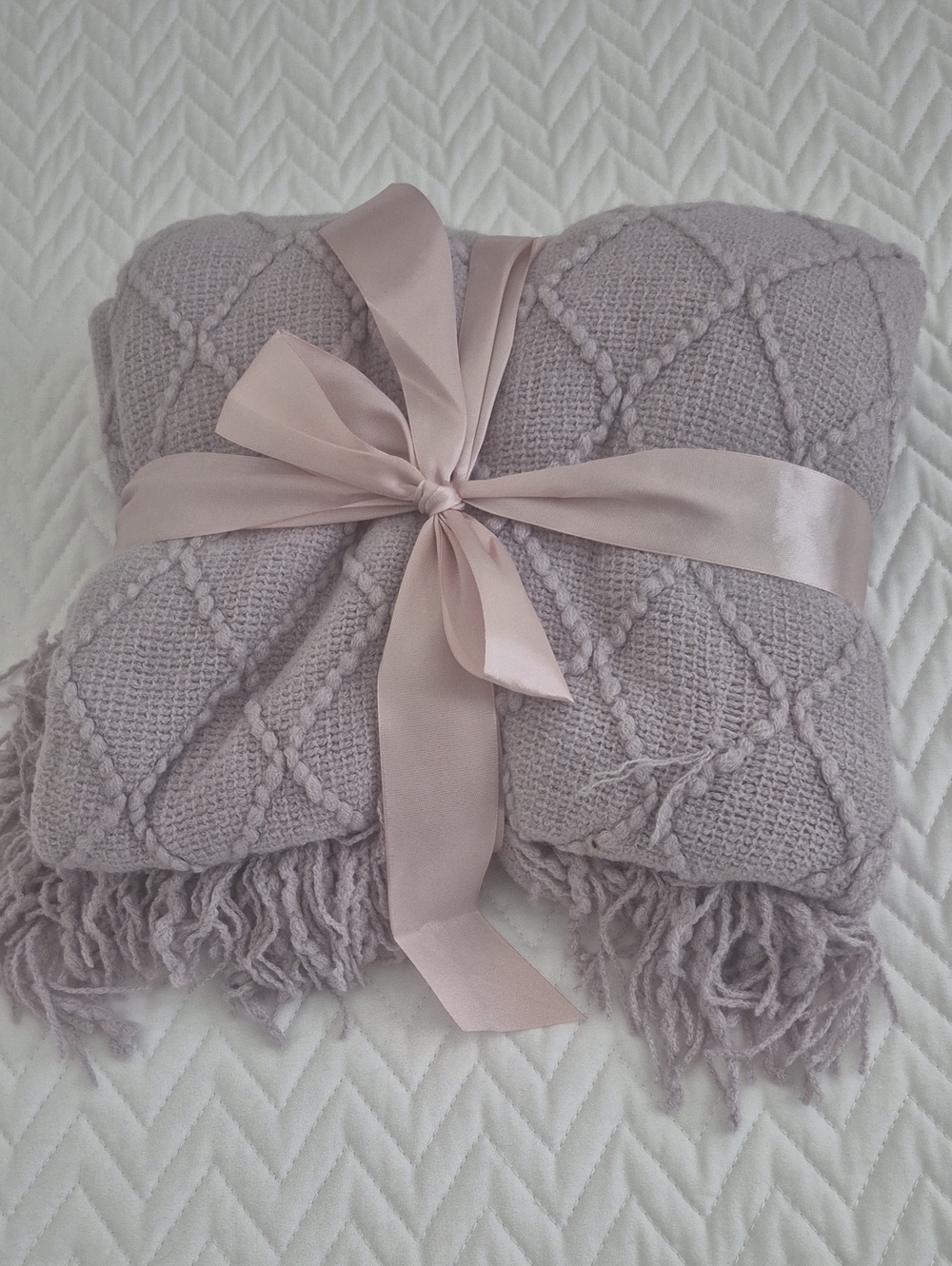 Lilac Knit Fringe Throw Blanket - Unbranded.new Never Used. A Gift. Not My Color